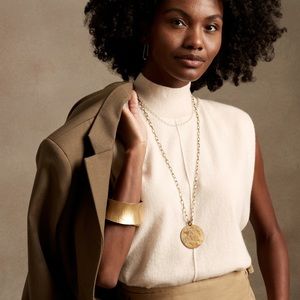 Banana Republic Cashmere turtleneck sweater